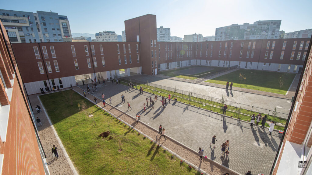 scuola Tirana